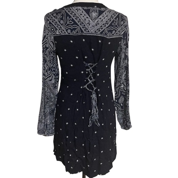 Element Eden Black and White long sleeve short dress Women’s Size M - Picture 2 of 6